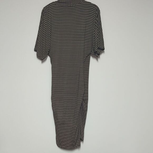 Banana Republic Elegant Black and Green Striped Dress - Picture 5 of 6